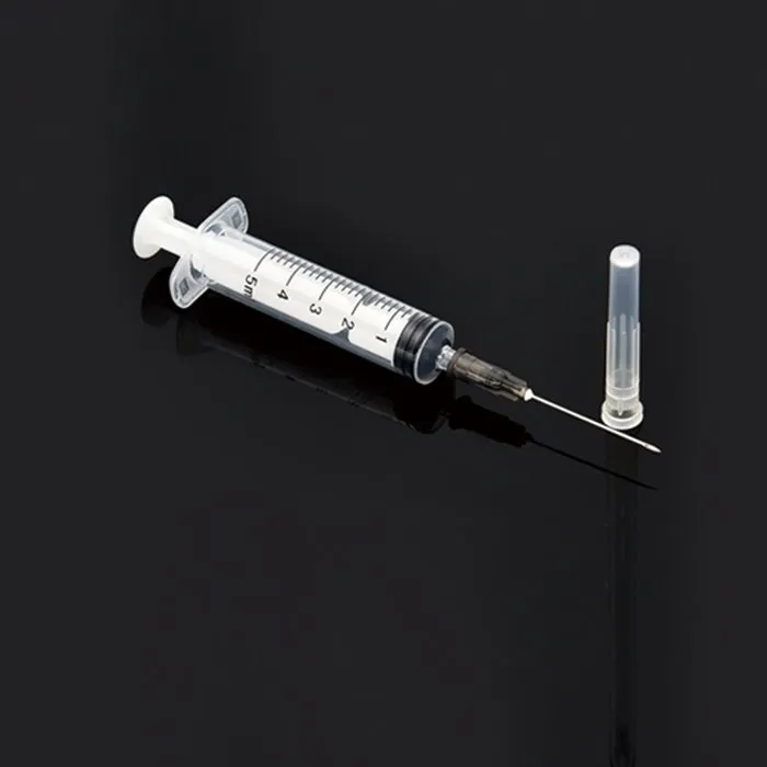 حقنة معقمة طبية